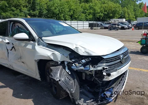 2024 Volkswagen Jetta 1.5T Se from USA, damaged, VIN 3VW7M7BU3RM030600